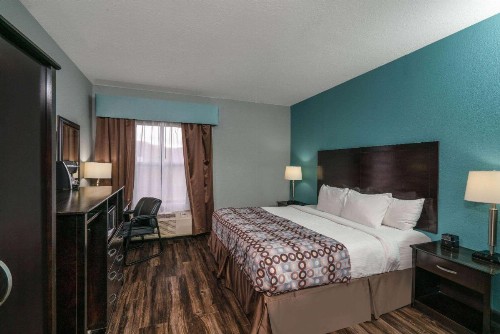 La Quinta by Wyndham Knoxville East - image 13