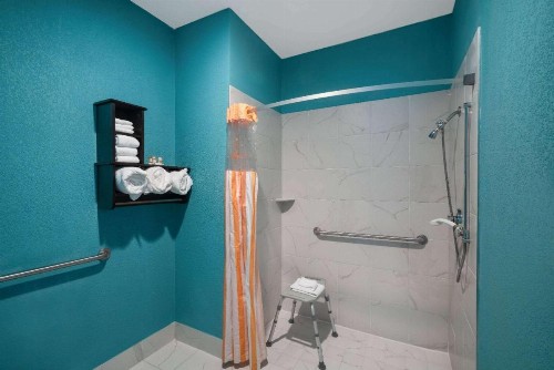 La Quinta by Wyndham Knoxville East - image 17