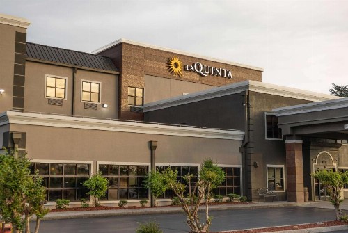 La Quinta by Wyndham Knoxville East - image 3
