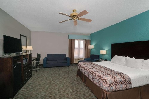 La Quinta by Wyndham Knoxville East - image 19