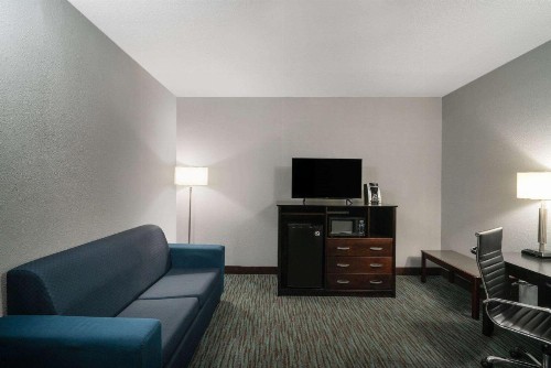 La Quinta by Wyndham Knoxville East - image 23