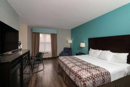 La Quinta by Wyndham Knoxville East - image 25