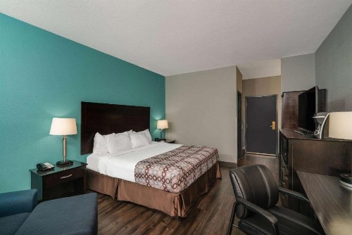 La Quinta by Wyndham Knoxville East - image 26