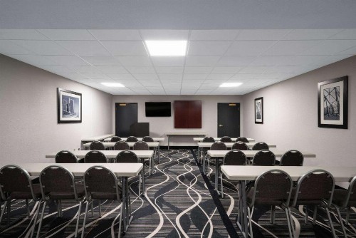 La Quinta by Wyndham Knoxville East - image 27