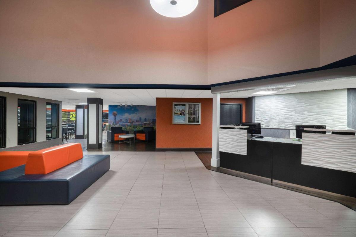 La Quinta by Wyndham Knoxville East - image 4