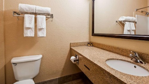 Best Western Plus Strawberry Inn & Suites - image 13