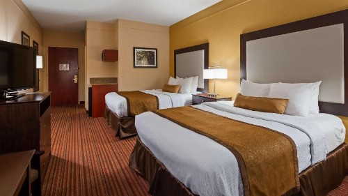 Best Western Plus Strawberry Inn & Suites - image 14