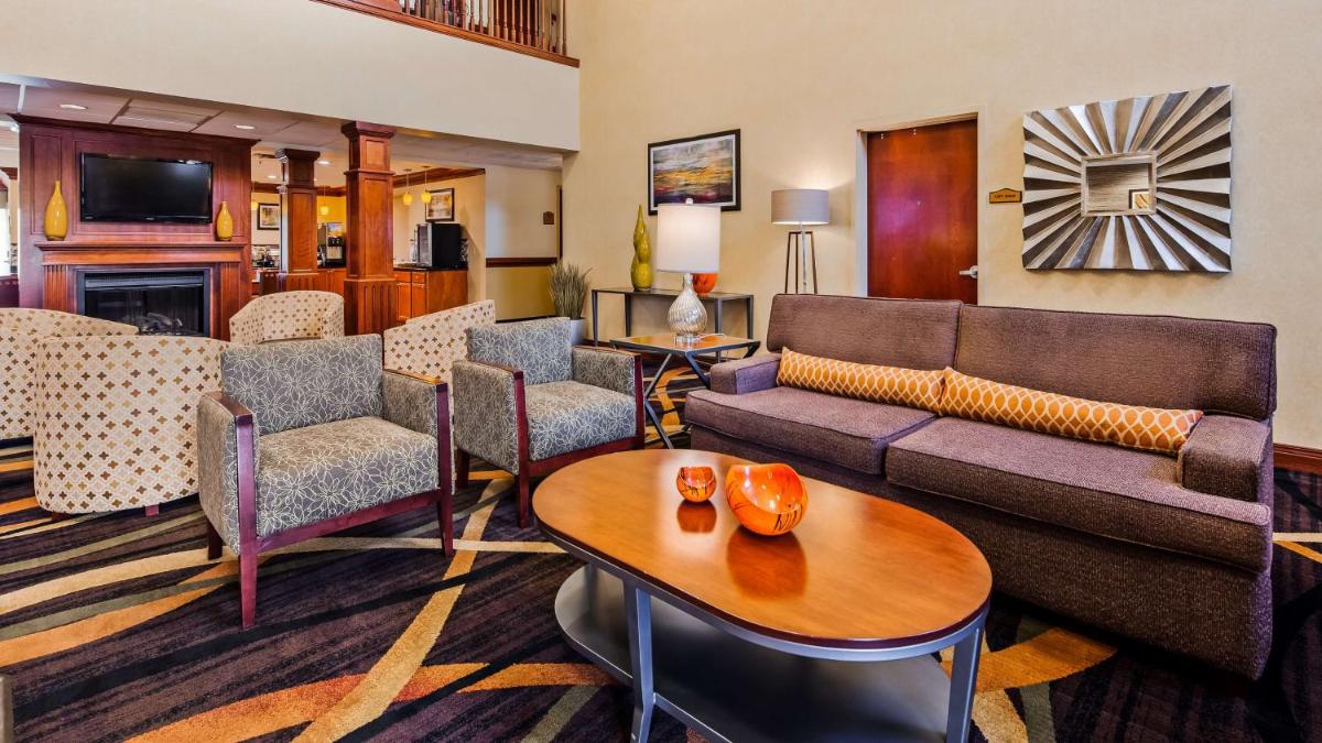 Best Western Plus Strawberry Inn & Suites - image 3