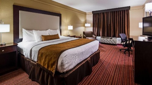 Best Western Plus Strawberry Inn & Suites - image 5