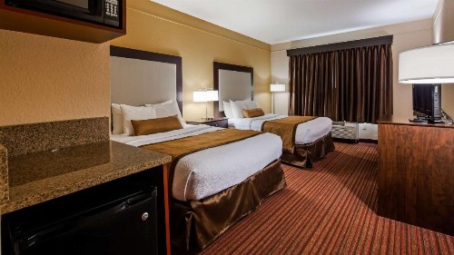 Best Western Plus Strawberry Inn & Suites - image 9