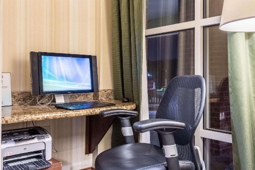 Country Inn & Suites by Radisson Knoxville at Cedar Bluff TN - image 12