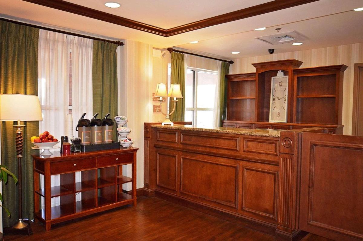 Country Inn & Suites by Radisson Knoxville at Cedar Bluff TN - image 2