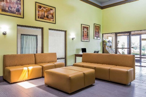 Rodeway Inn Knoxville - image 25