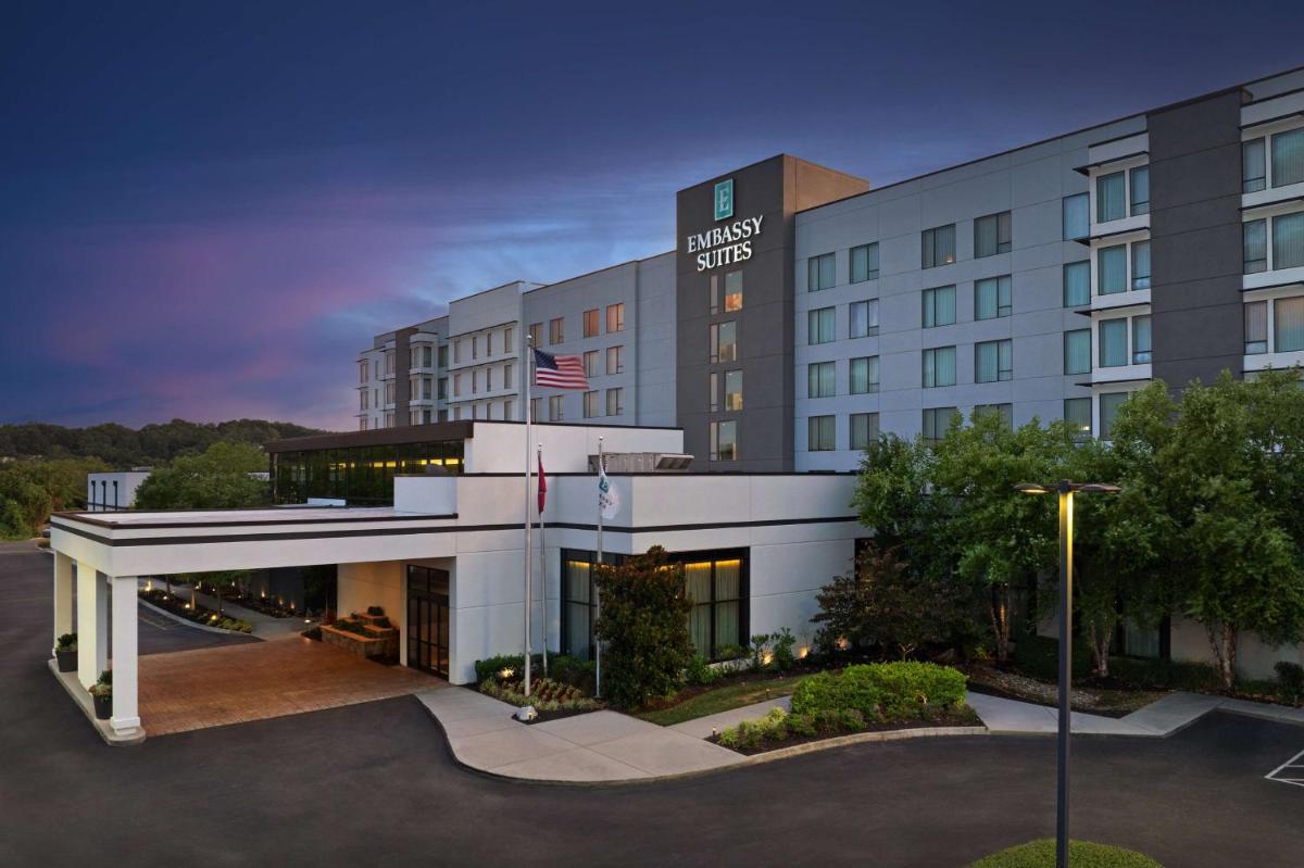 Embassy Suites Knoxville West - image 3