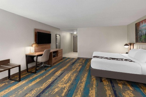 La Quinta by Wyndham Knoxville Central Papermill - image 4