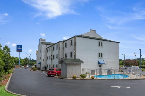 Americas Best Value Inn-Knoxville East - image 10