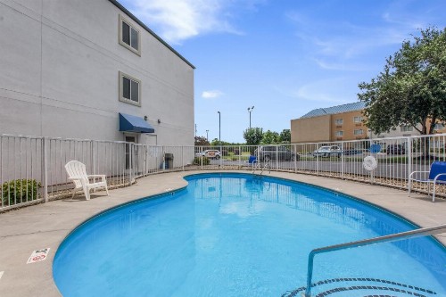 Americas Best Value Inn-Knoxville East - image 3