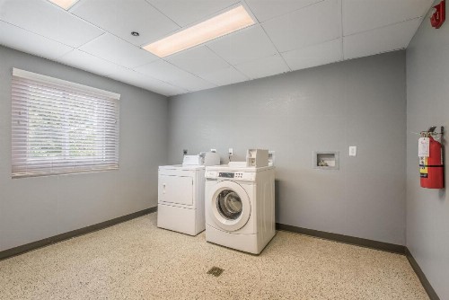Americas Best Value Inn-Knoxville East - image 9