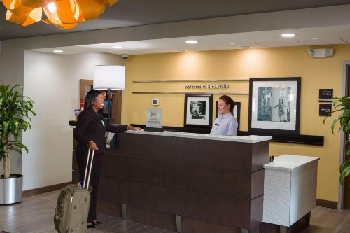 Hampton Inn & Suites - Knoxville Papermill Drive TN - image 4