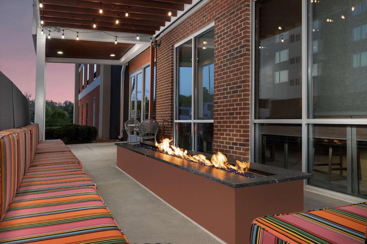 Home2 Suites by Hilton Knoxville West - image 4