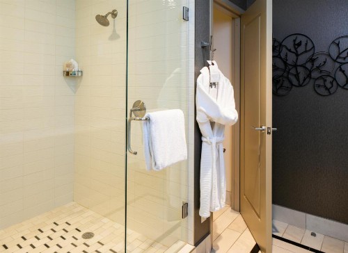 The Tennessean Personal Luxury Hotel - image 15