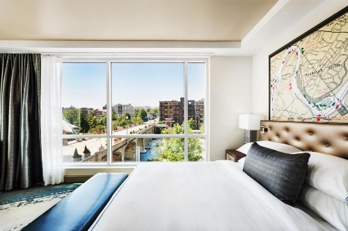The Tennessean Personal Luxury Hotel - image 25