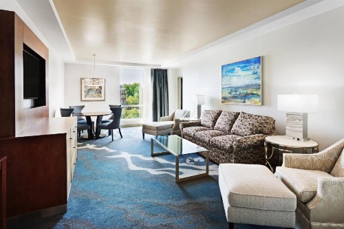 The Tennessean Personal Luxury Hotel - image 8