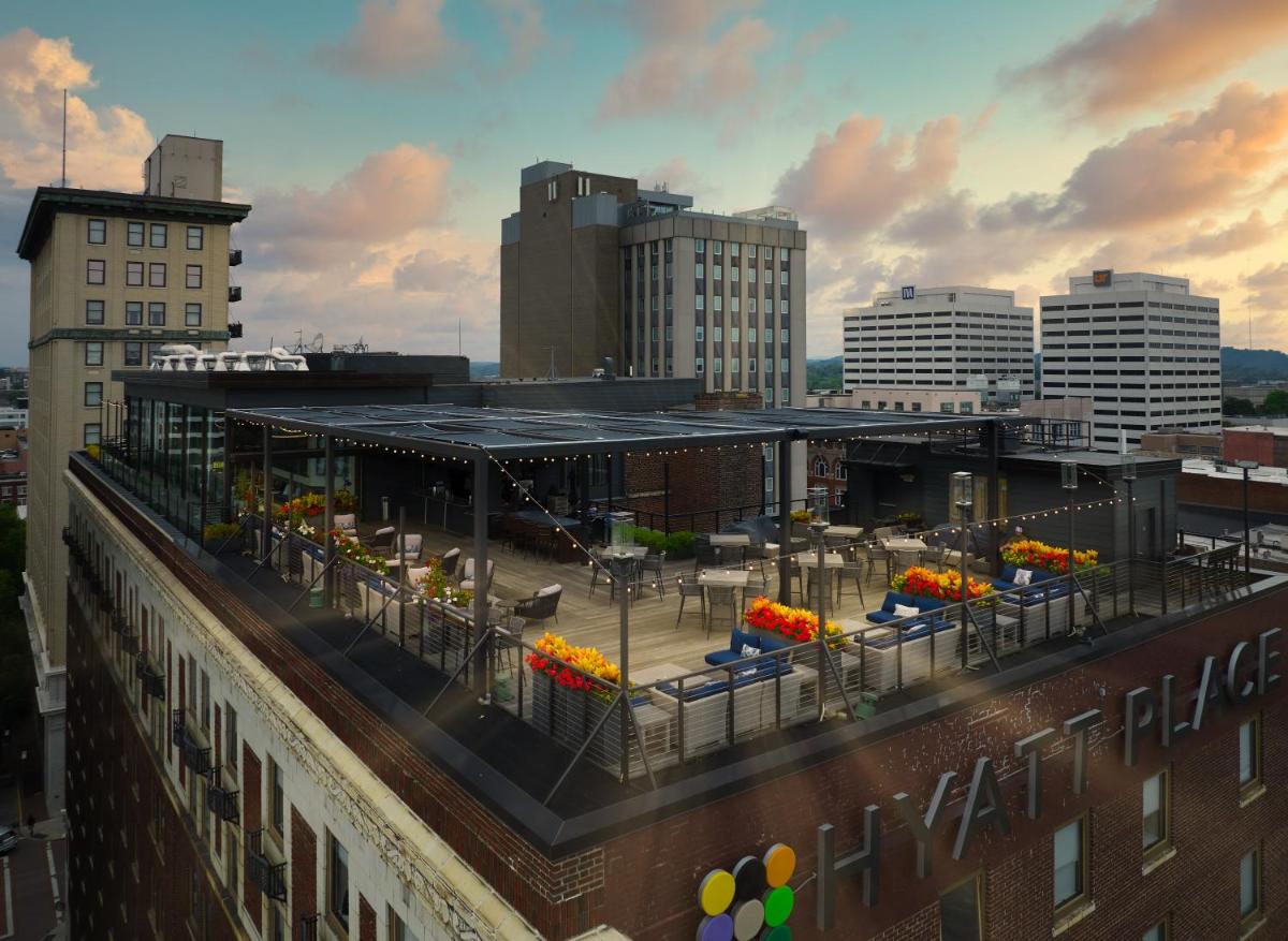 Hyatt Place Knoxville/Downtown - image 4