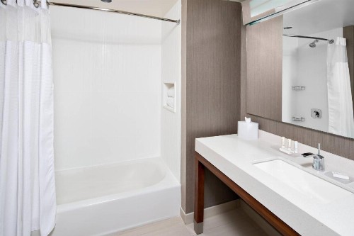 Courtyard by Marriott Knoxville Downtown - image 17