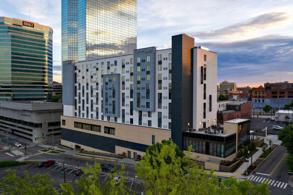 Courtyard by Marriott Knoxville Downtown - image 2