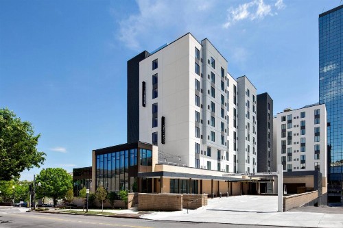 Courtyard by Marriott Knoxville Downtown - image 3
