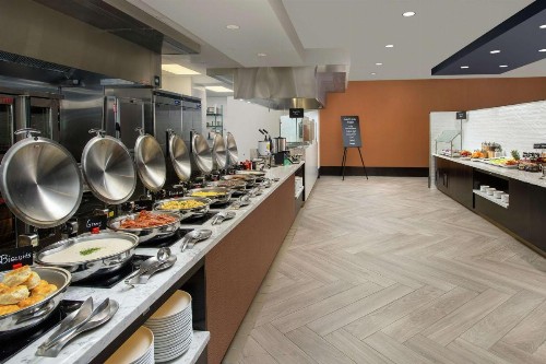 Embassy Suites By Hilton Knoxville Downtown - image 10