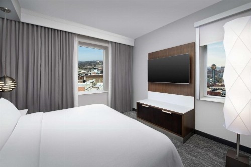 Embassy Suites By Hilton Knoxville Downtown - image 39