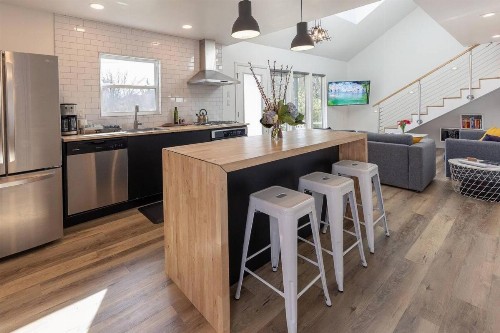 Modern minimalist comfort 5 minutes from downtown - image 1