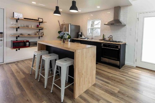 Modern minimalist comfort 5 minutes from downtown - image 8