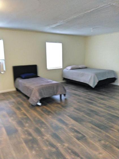 Cheap place No Cleaning Fees! Better then Hotels - image 9