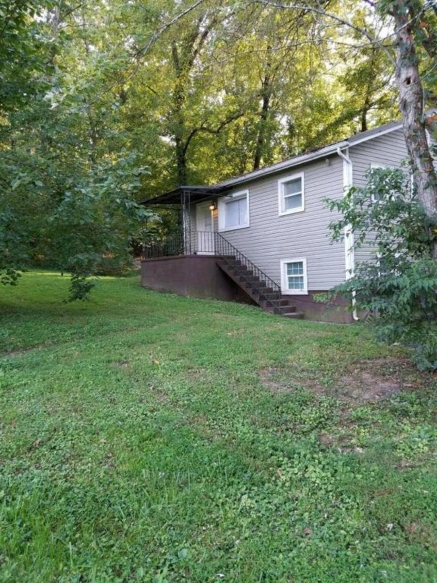 Small 2br. East Knox apartment. Pet friendly - image 2