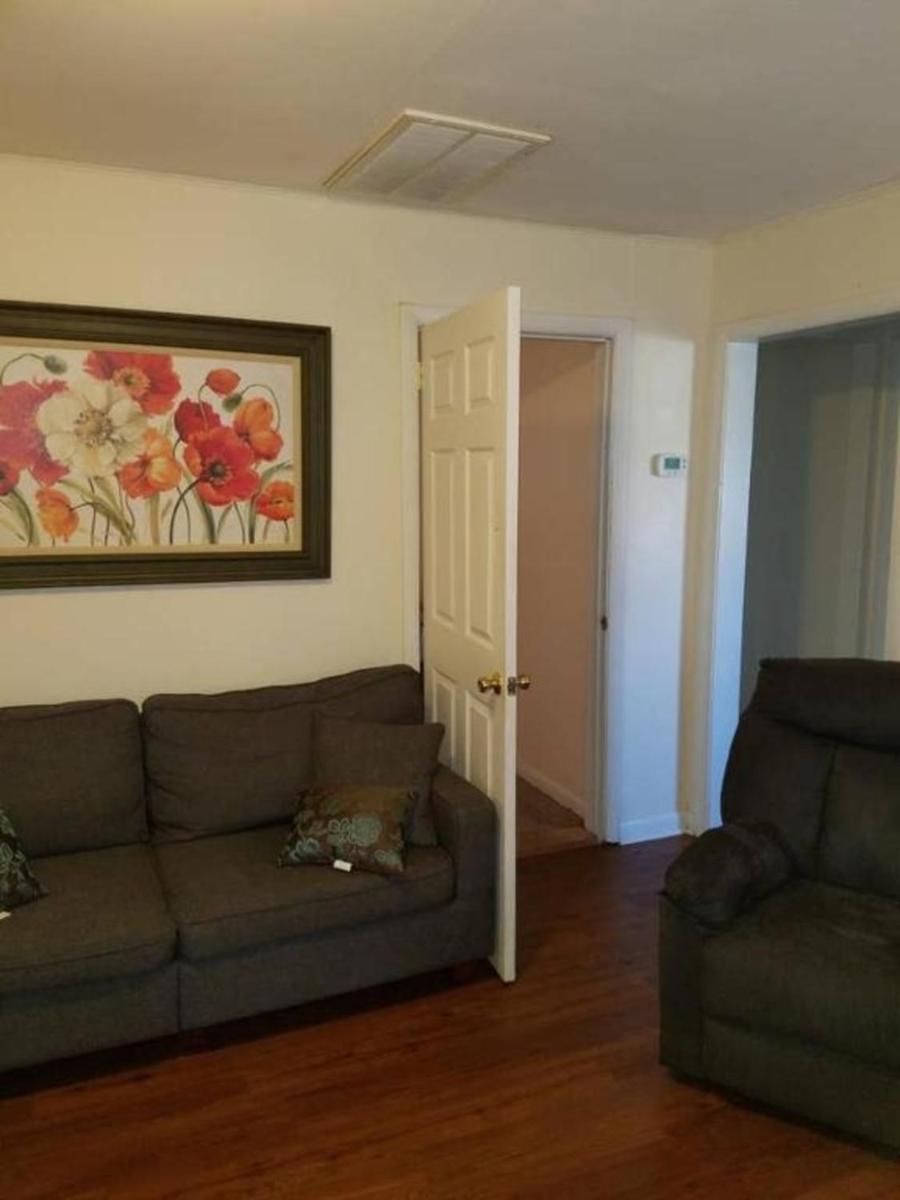 Small 2br. East Knox apartment. Pet friendly - image 3