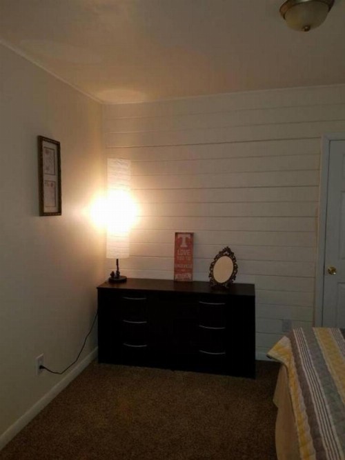 Small 2br. East Knox apartment. Pet friendly - image 9