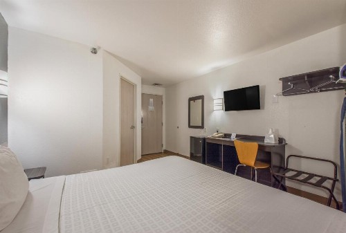 Americas Best Value Inn-Knoxville East - image 12