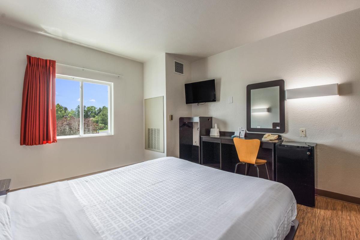 Americas Best Value Inn-Knoxville East - image 5
