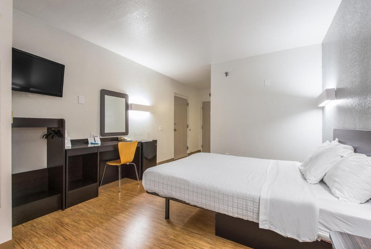 Americas Best Value Inn-Knoxville East - image 6