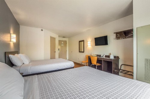 Americas Best Value Inn-Knoxville East - image 8