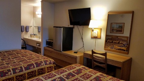 Royal Motor Inn - image 11