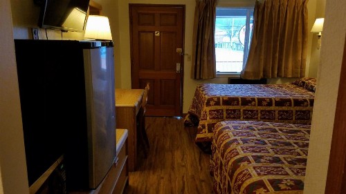Royal Motor Inn - image 12