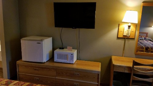 Royal Motor Inn - image 15