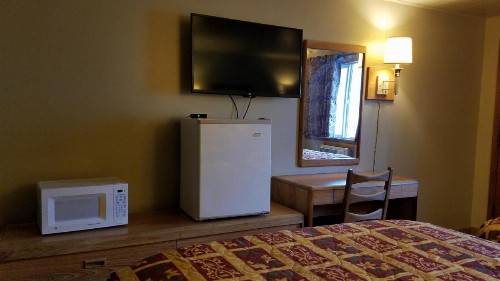 Royal Motor Inn - image 21