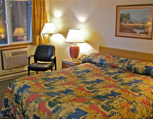 Royal Motor Inn - image 36
