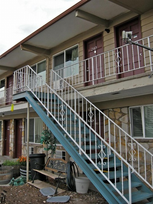 Royal Motor Inn - image 42