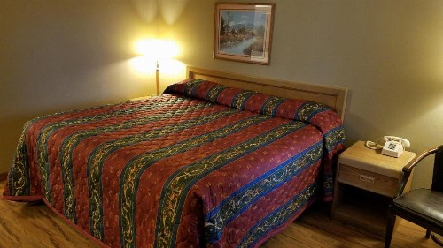 Royal Motor Inn - image 5